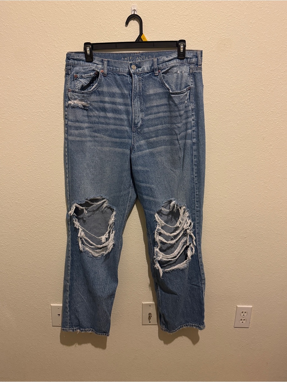 American Eagle Light Blue High-Rise Baggy/Straight Jeans